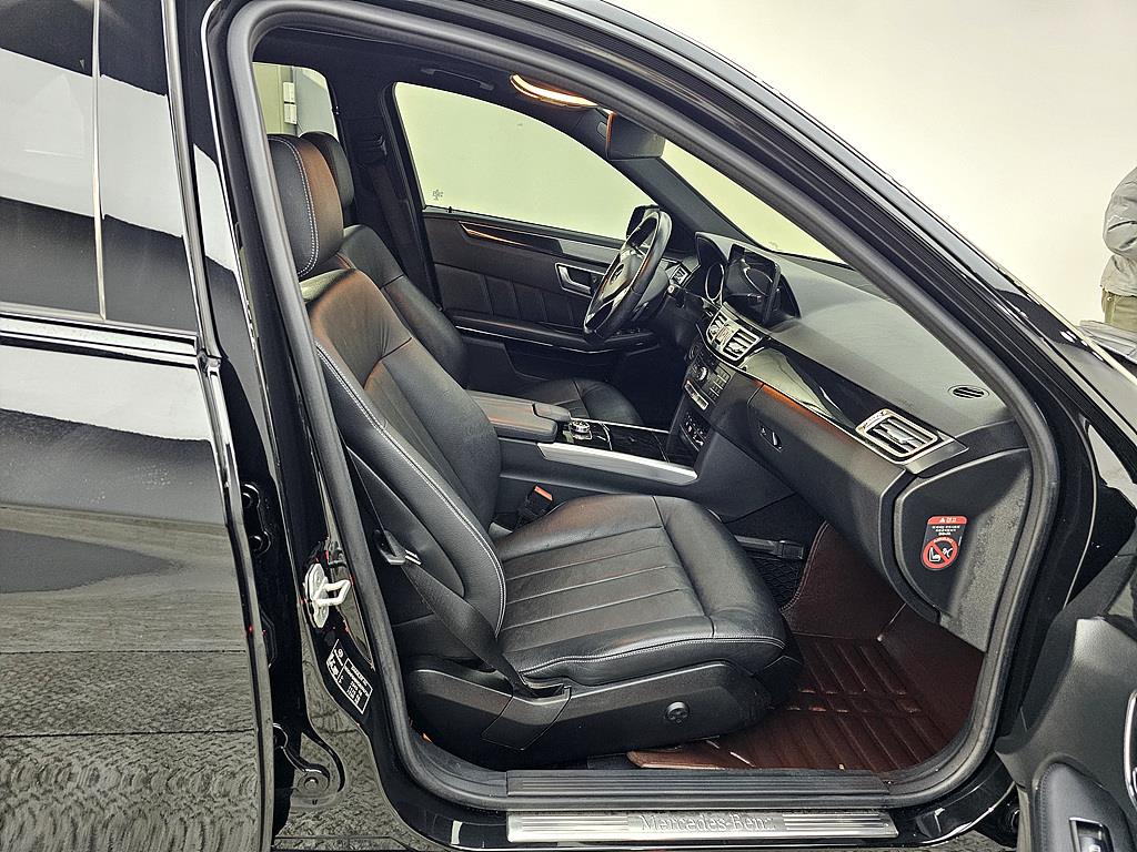 Mercedes Benz E class - Vista 11