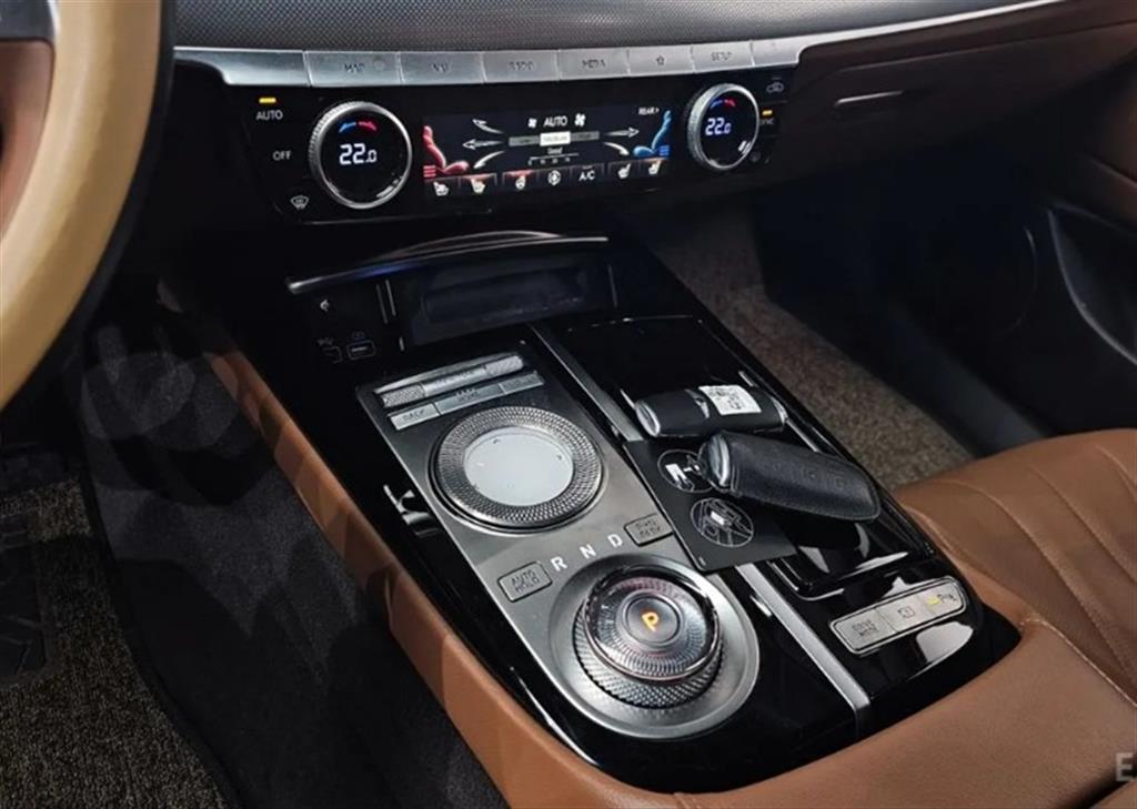 Genesis G80 - Vista 9