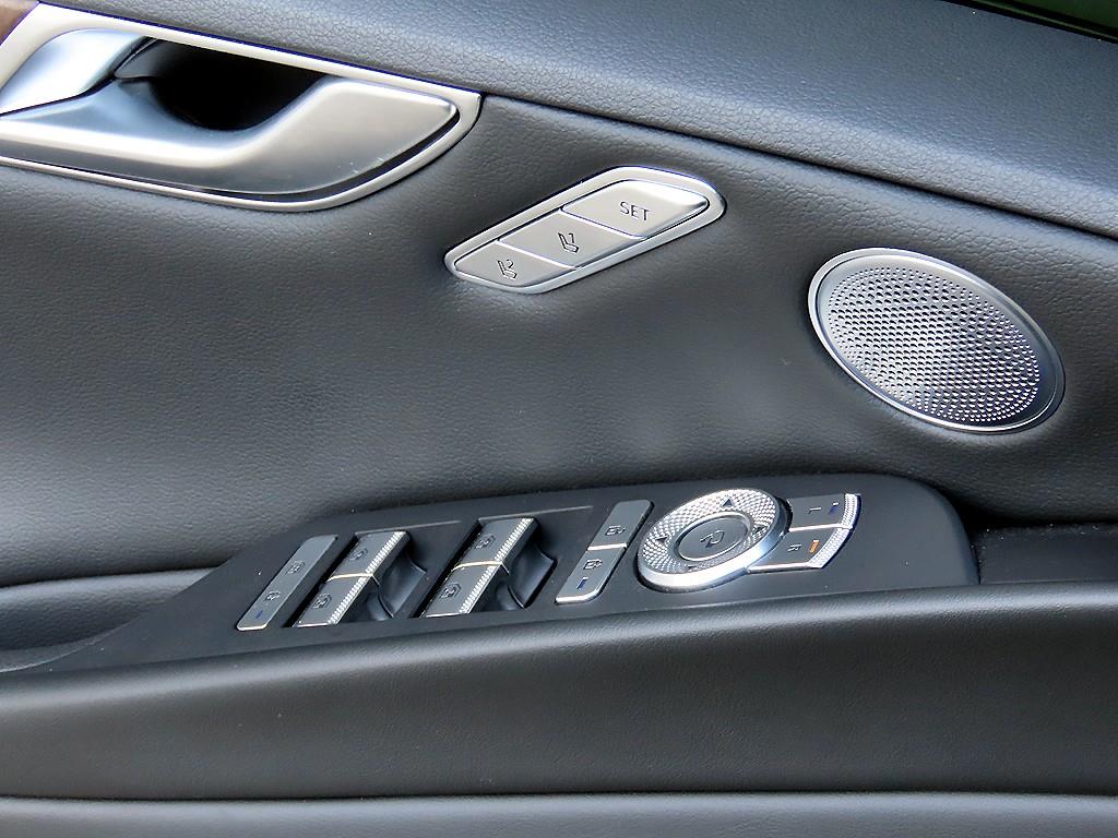 Genesis G80 - Vista 12