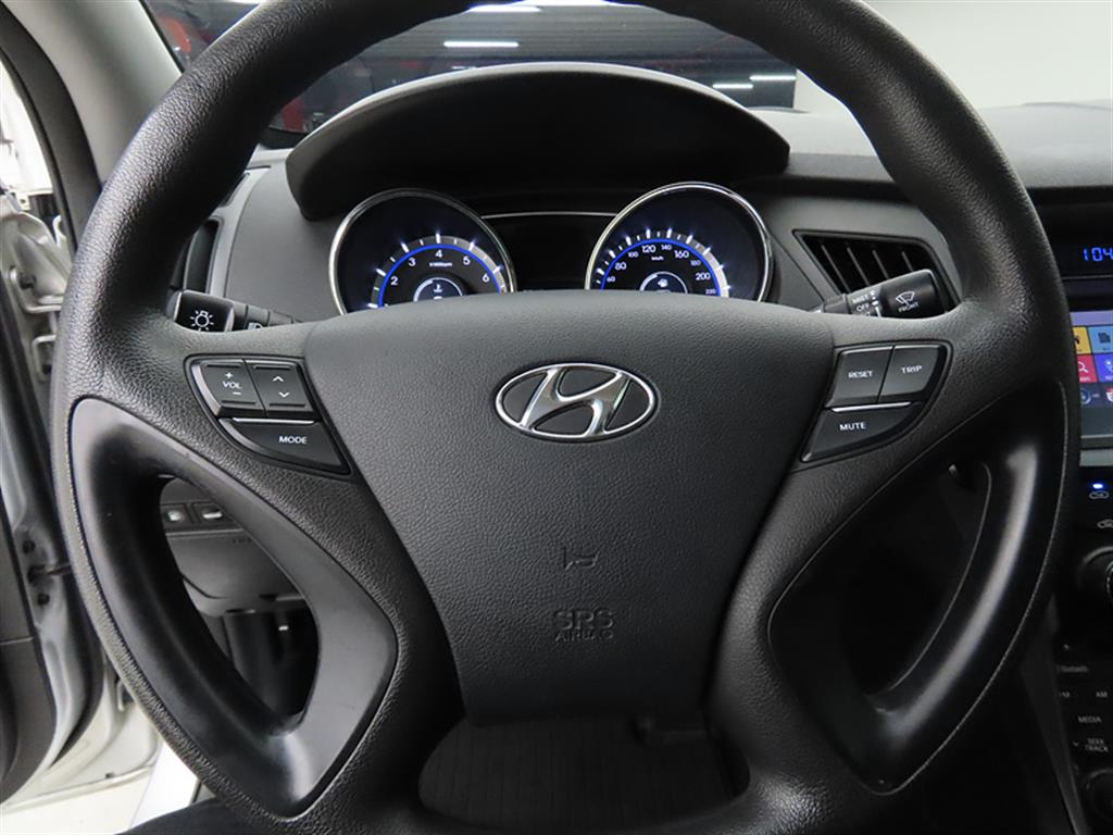 HYUNDAI Sonata - Vista 8