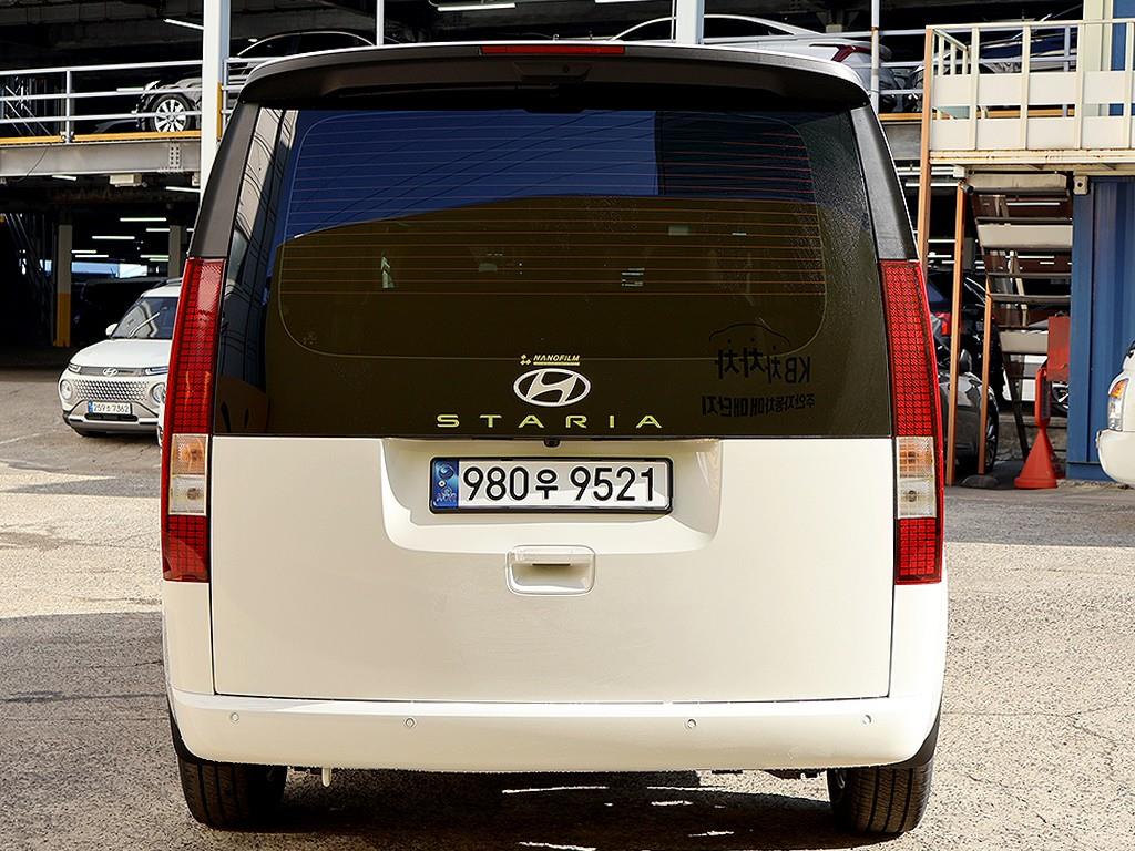 HYUNDAI Staria - Vista 5