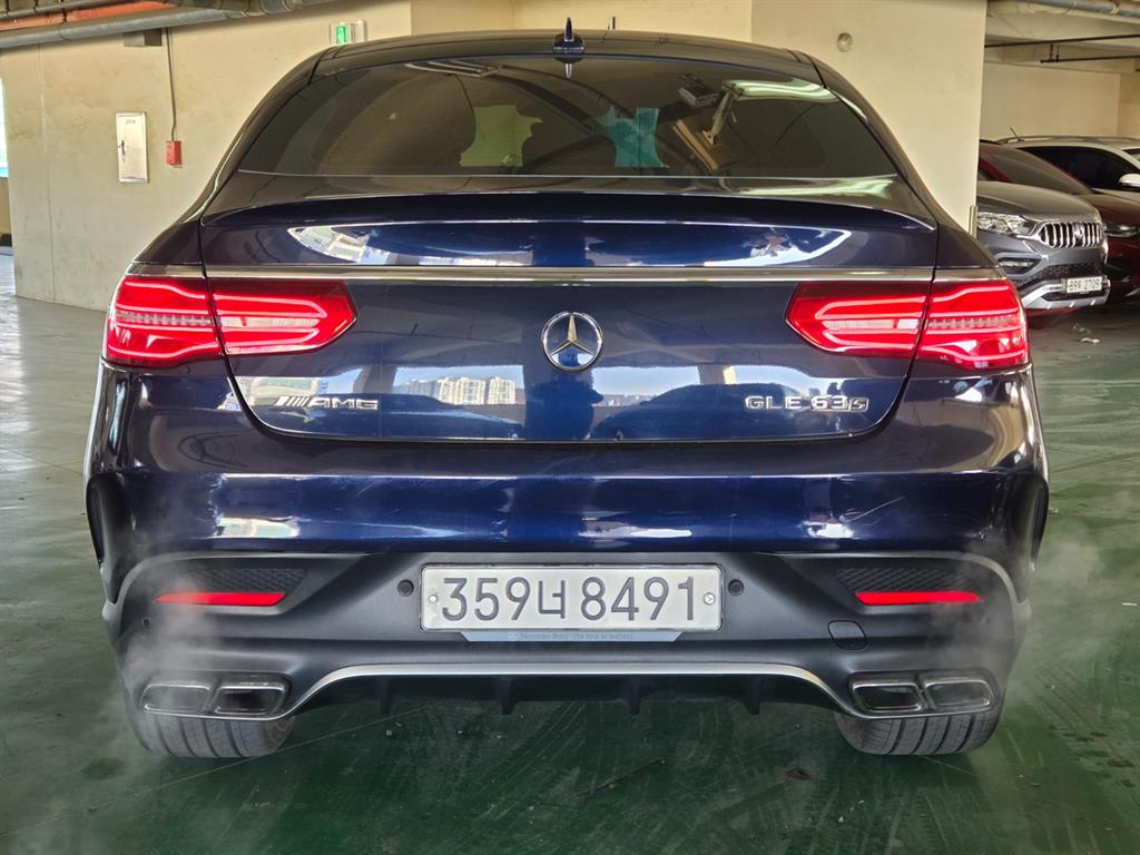 Mercedes Benz GLE Class - Vista 4