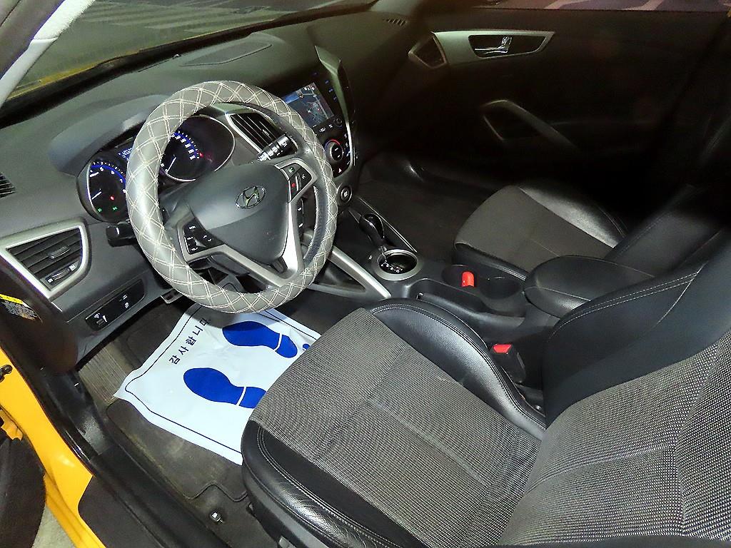 HYUNDAI Veloster - Vista 10