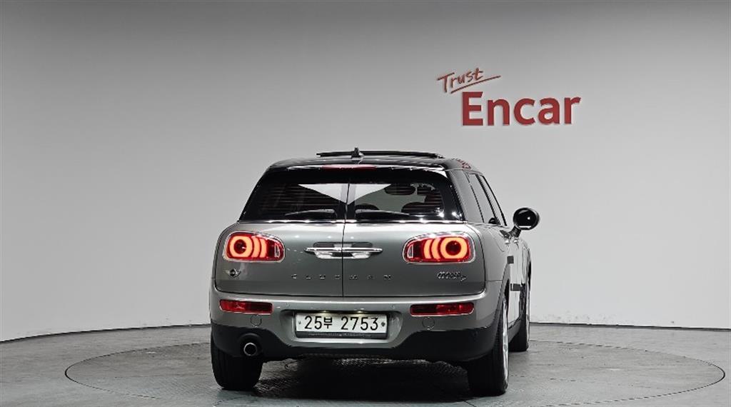 Mini Clubman - Vista 4