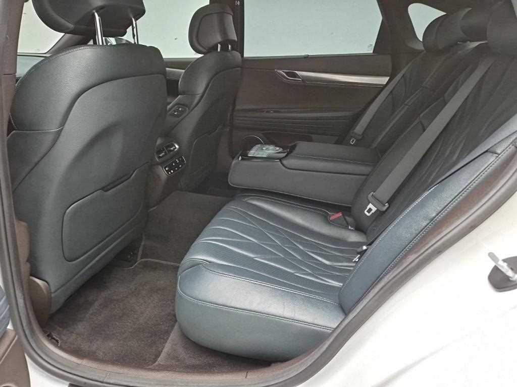 Genesis G80 - Vista 12