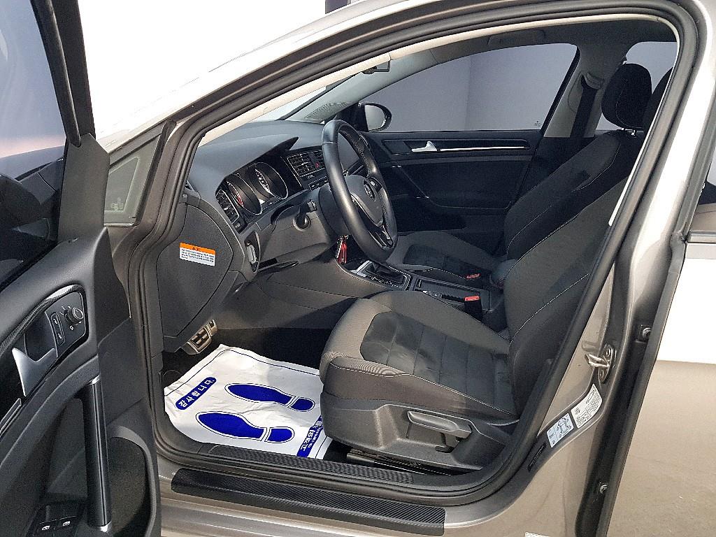 Volkswagen Golf - Vista 7