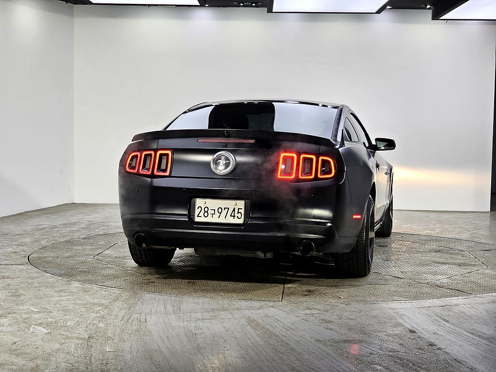 Ford Mustang - Vista 3