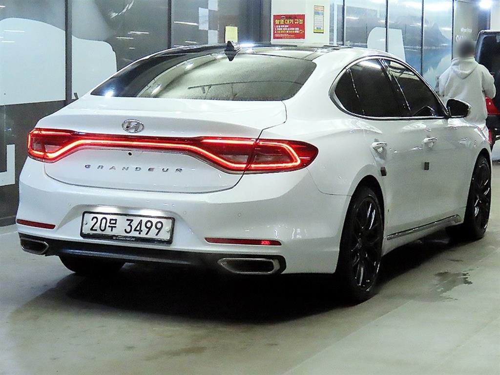 HYUNDAI Grandeur - Vista 4
