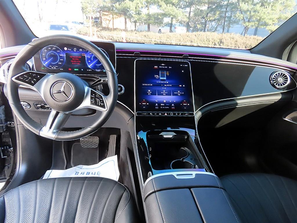 Mercedes Benz EQE - Vista 7