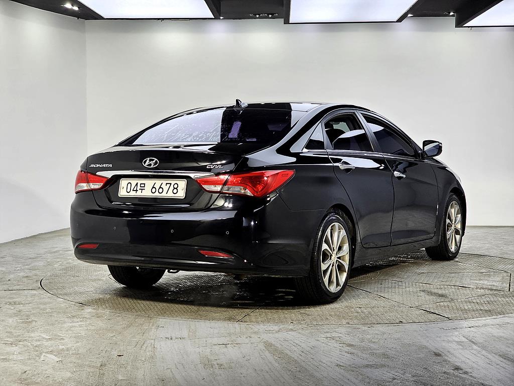 HYUNDAI Sonata - Vista 4