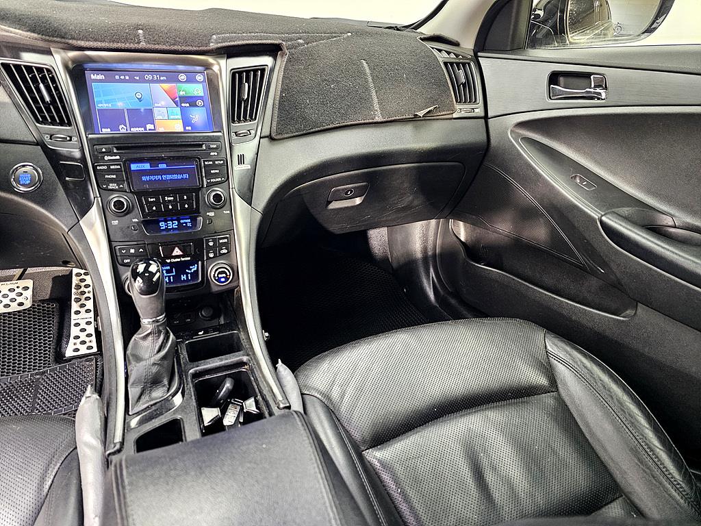 HYUNDAI Sonata - Vista 10