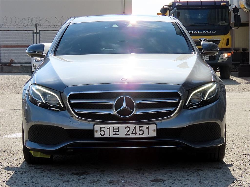Mercedes Benz E class 2019 - Importación desde Corea - HF Imports Iquique - Foto 1