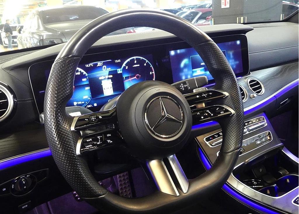 Mercedes Benz E class - Vista 12