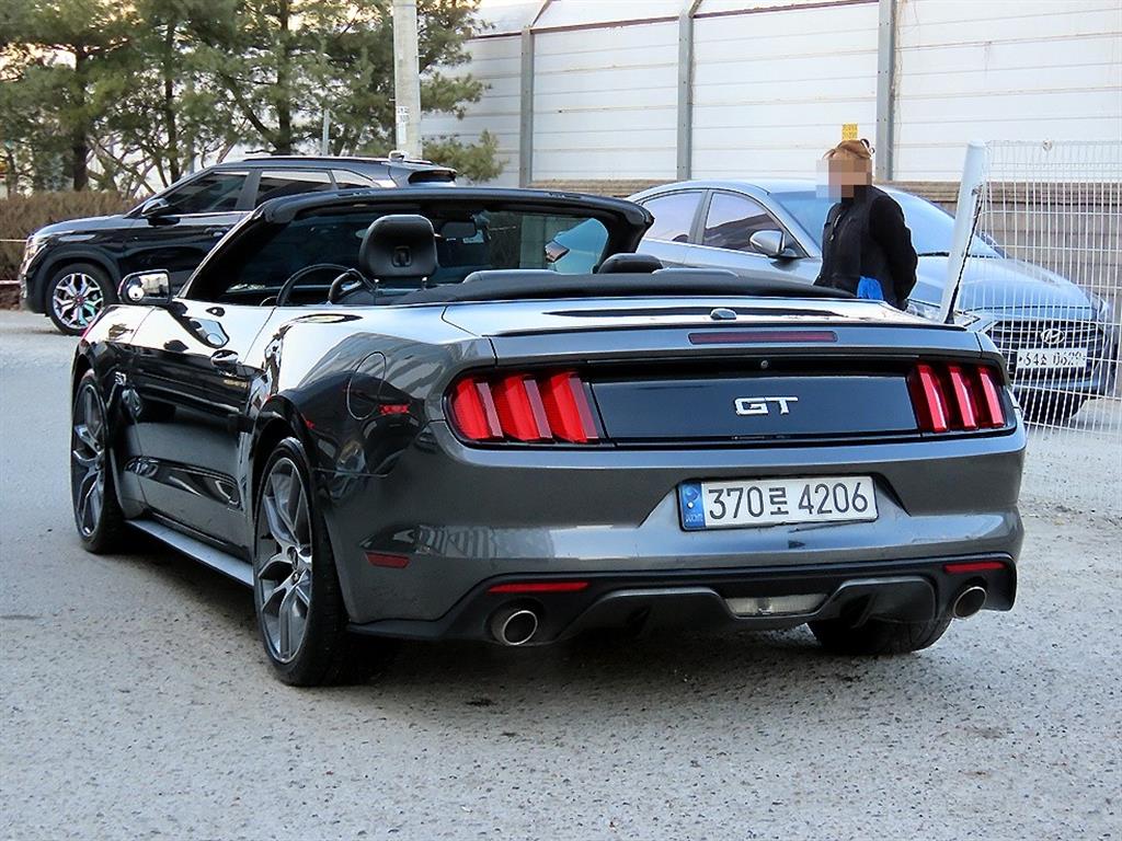 Ford Mustang - Vista 7