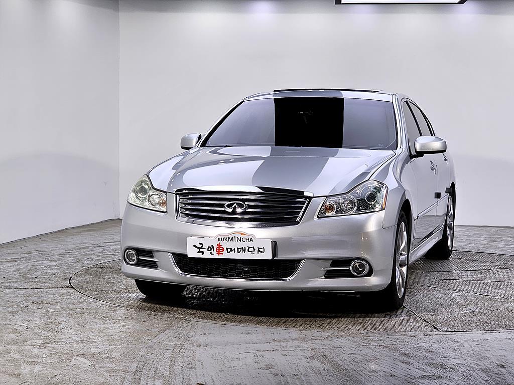 Infiniti M - Vista 2