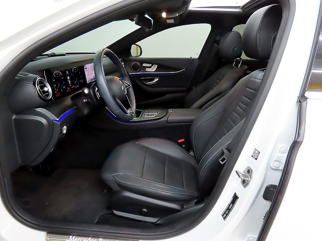 Mercedes Benz E class - Vista 5