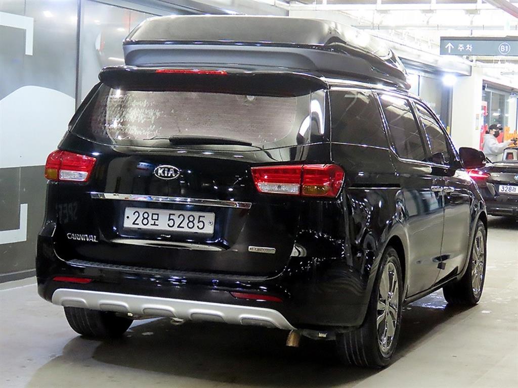 KIA Carnival - Vista 4
