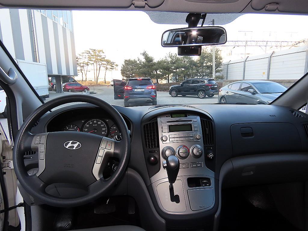 HYUNDAI Starex - Vista 8