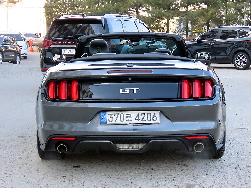 Ford Mustang - Vista 8