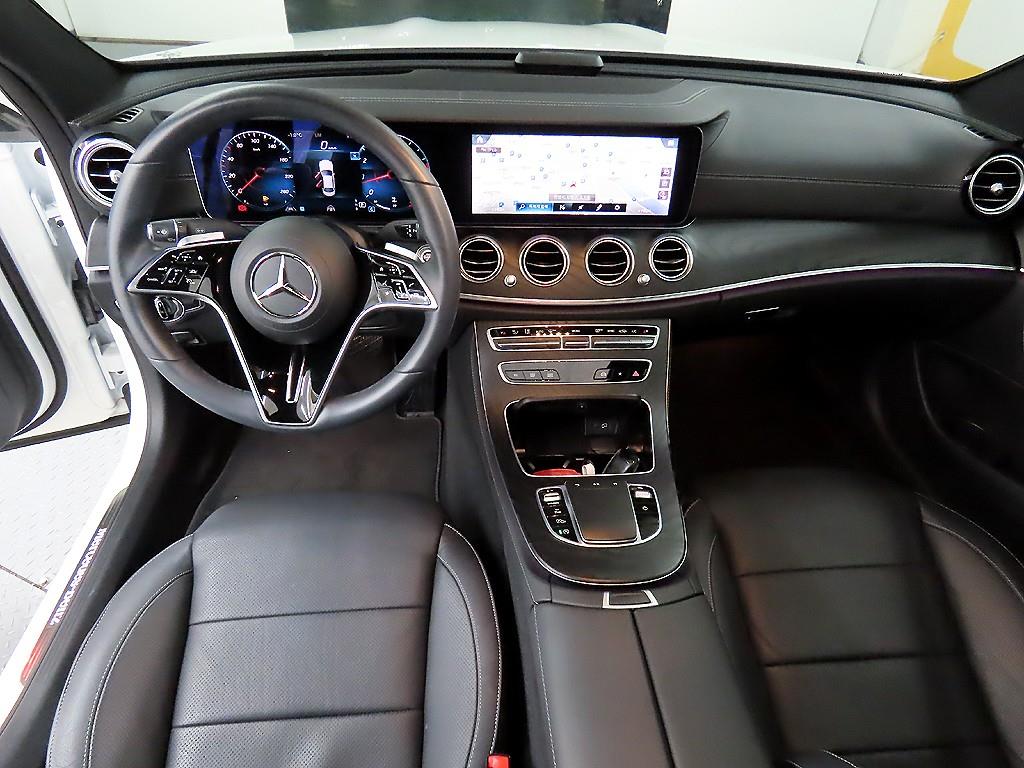 Mercedes Benz E class - Vista 7