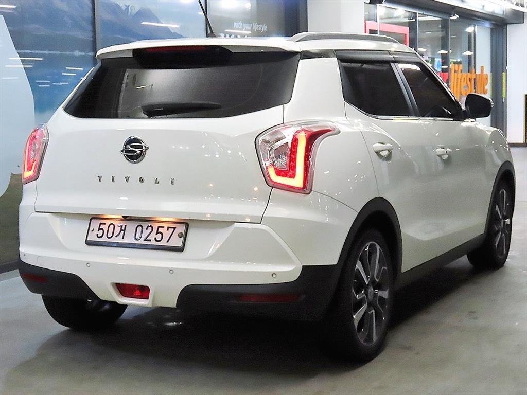 Ssangyong Tivoli - Vista 4