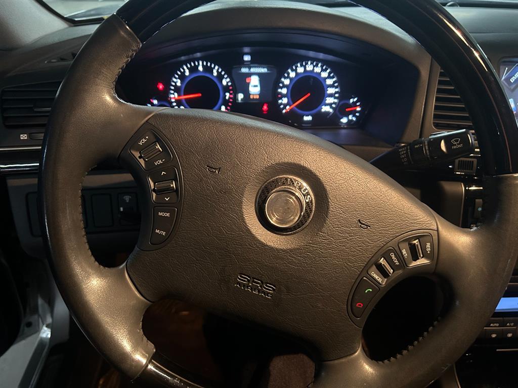 KIA Opirus - Vista 4