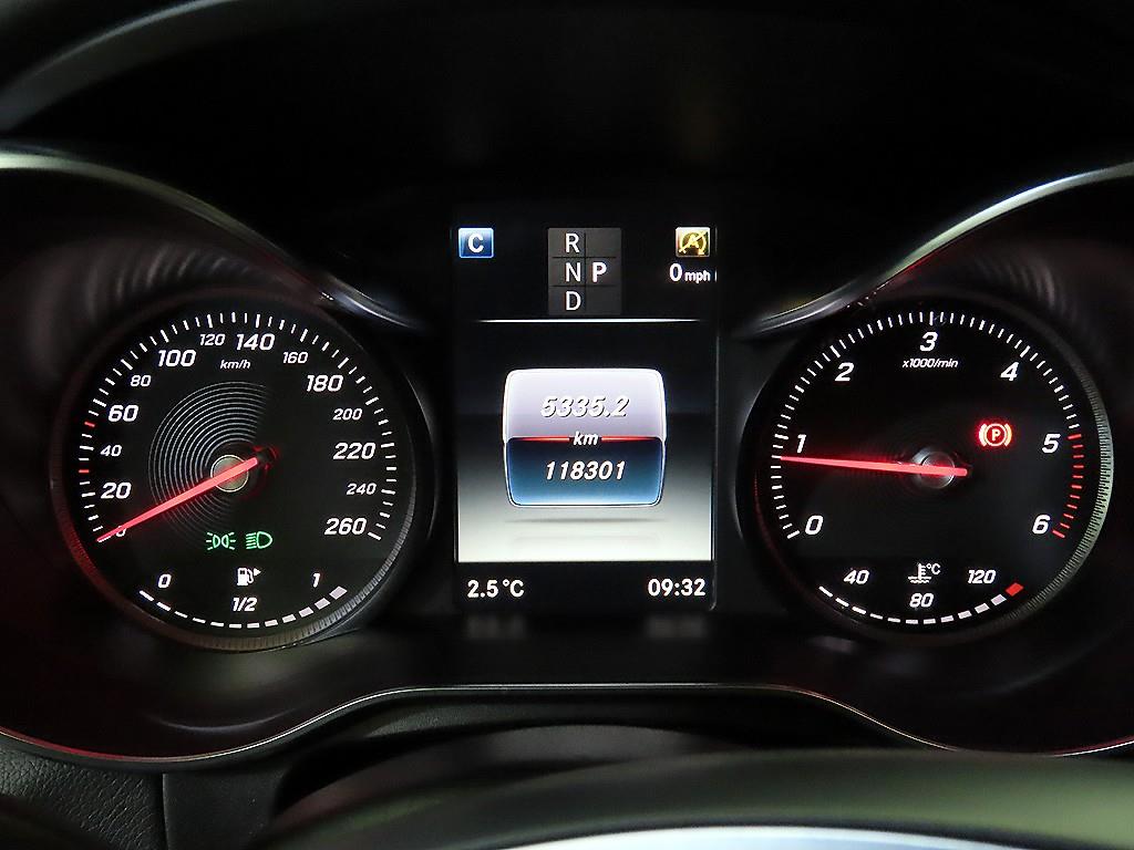 Mercedes Benz GLC Class - Vista 9