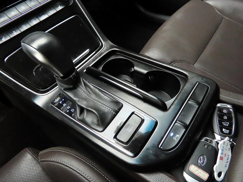 HYUNDAI Grandeur - Vista 10