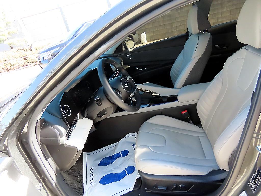 HYUNDAI Avante - Vista 5