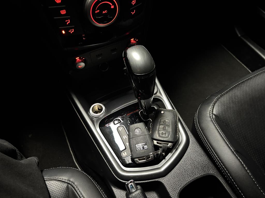 Ssangyong Tivoli - Vista 12