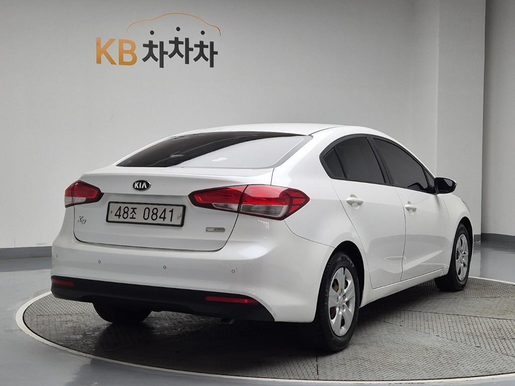 KIA K3 - Vista 4