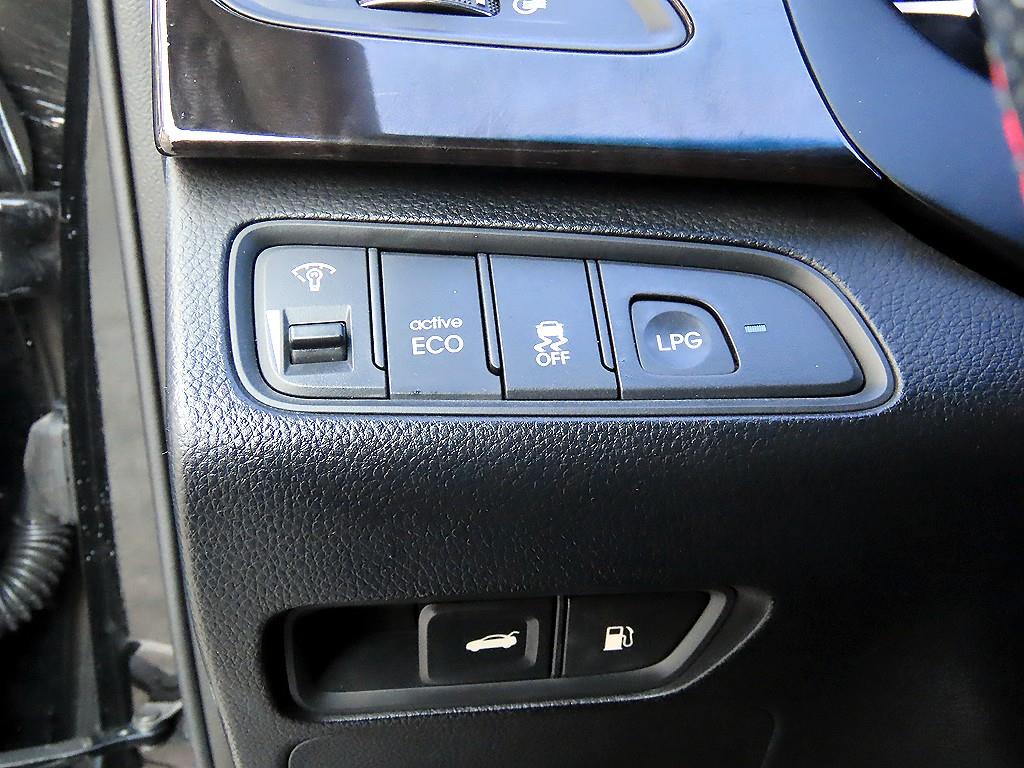 HYUNDAI Grandeur - Vista 11