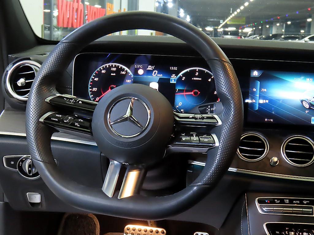 Mercedes Benz E class - Vista 8