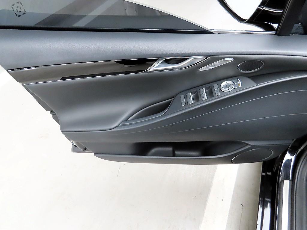 Genesis G80 - Vista 11