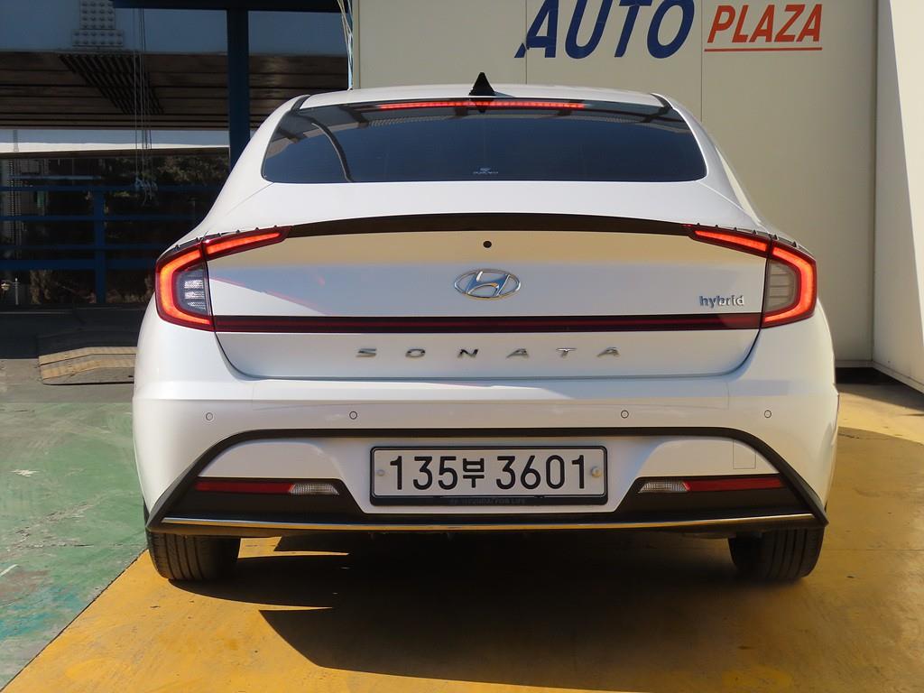 HYUNDAI Sonata - Vista 3
