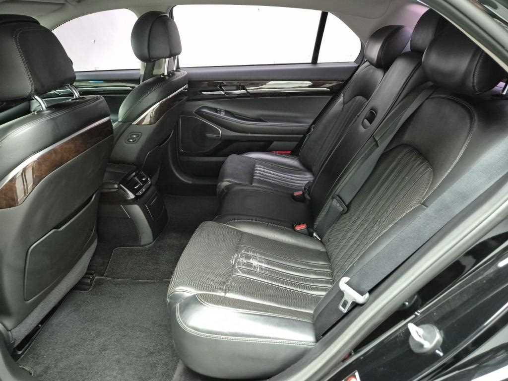 Genesis EQ900 - Vista 12