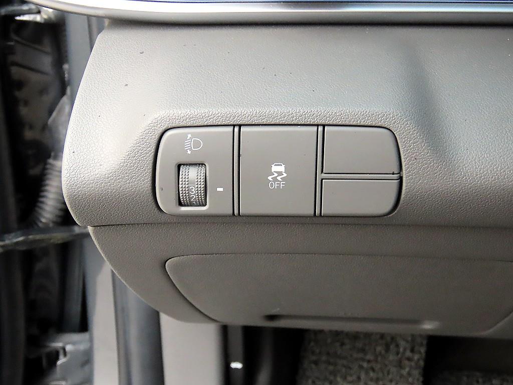 HYUNDAI Avante - Vista 12