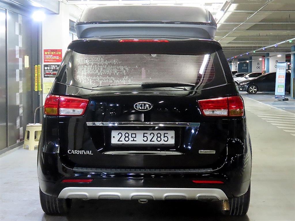KIA Carnival - Vista 5