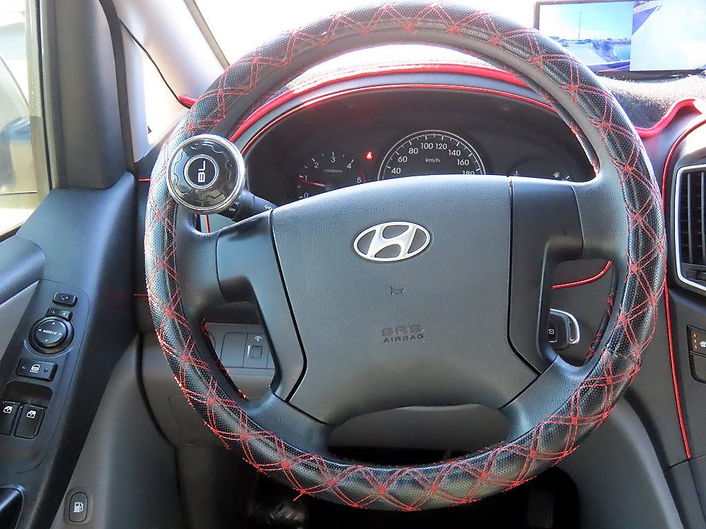 HYUNDAI Starex - Vista 7