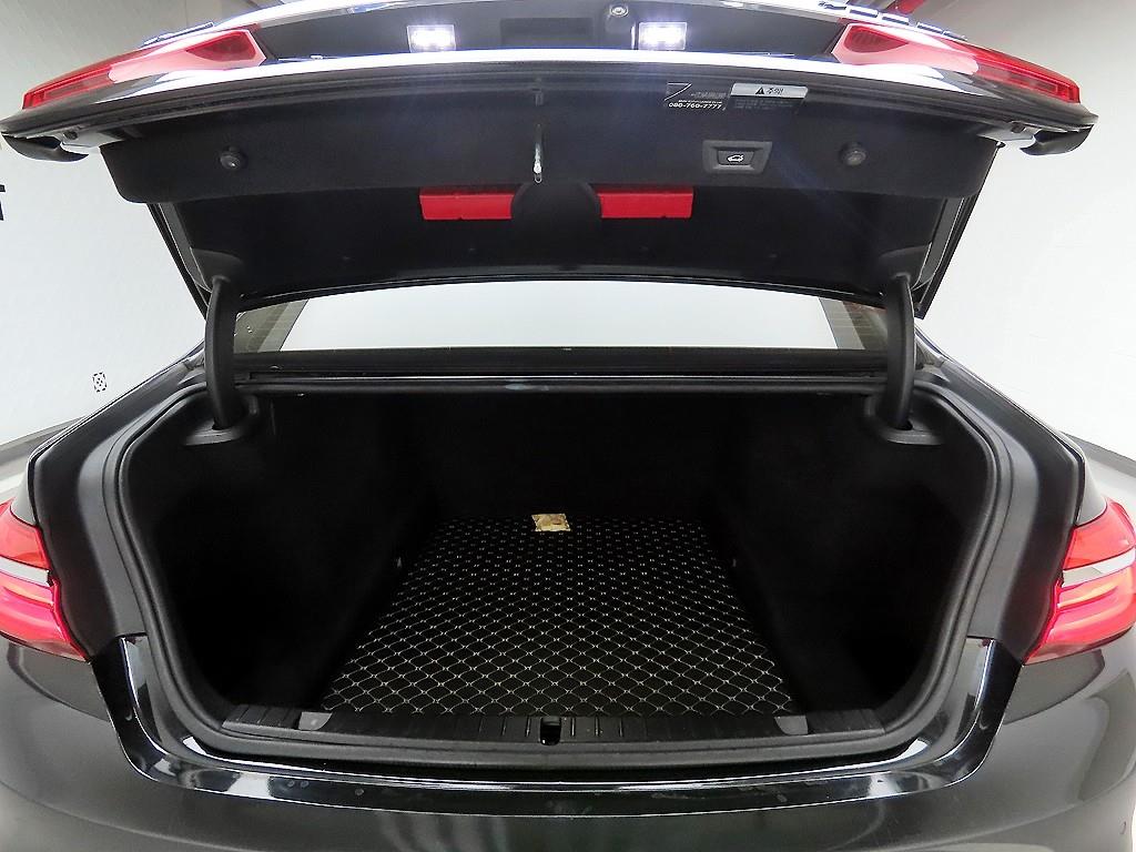 BMW 7 Series - Vista 5