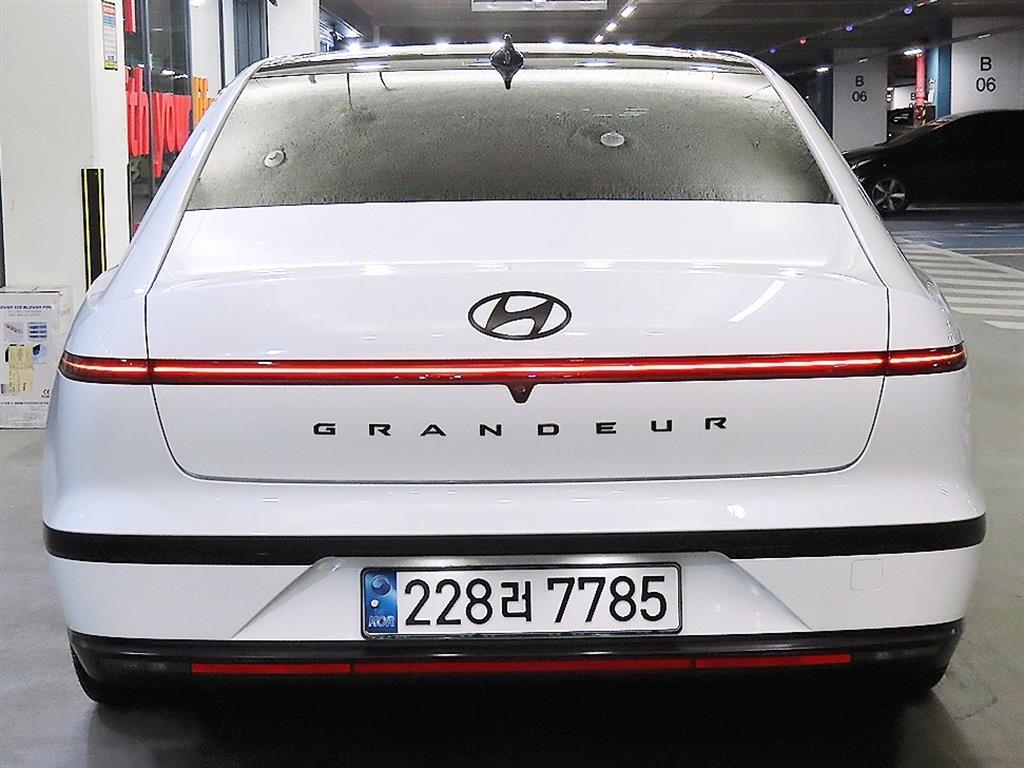 HYUNDAI Grandeur - Vista 5