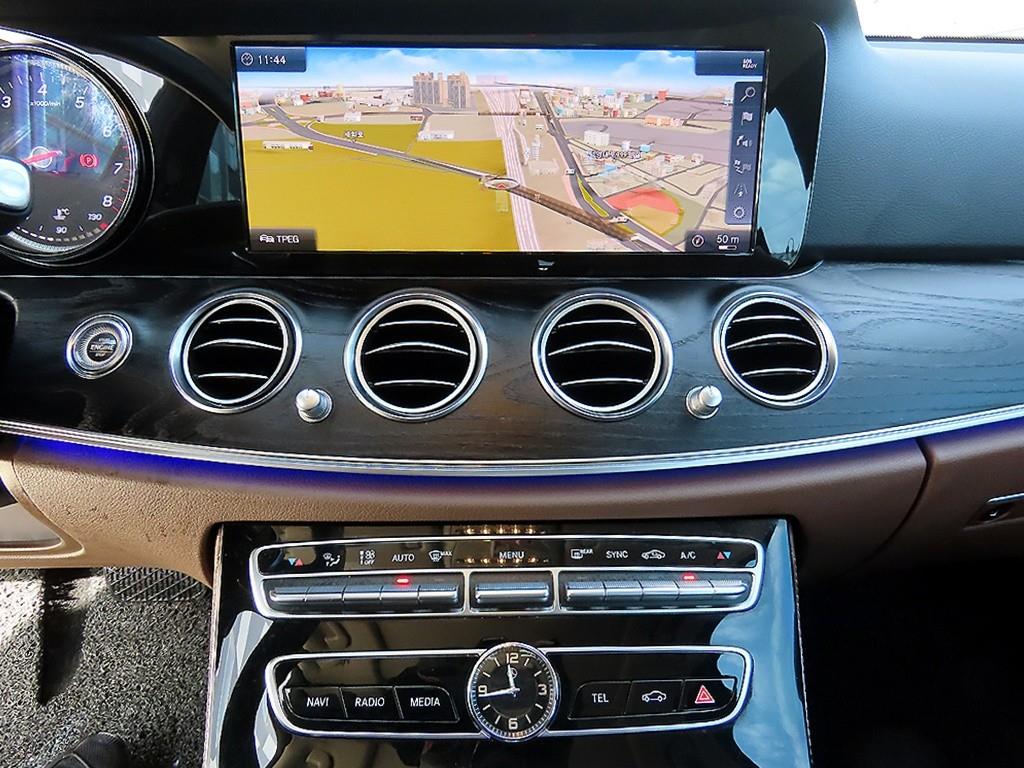 Mercedes Benz E class 2018 Blanco - Importación desde Corea - HF Imports Iquique - Foto 14