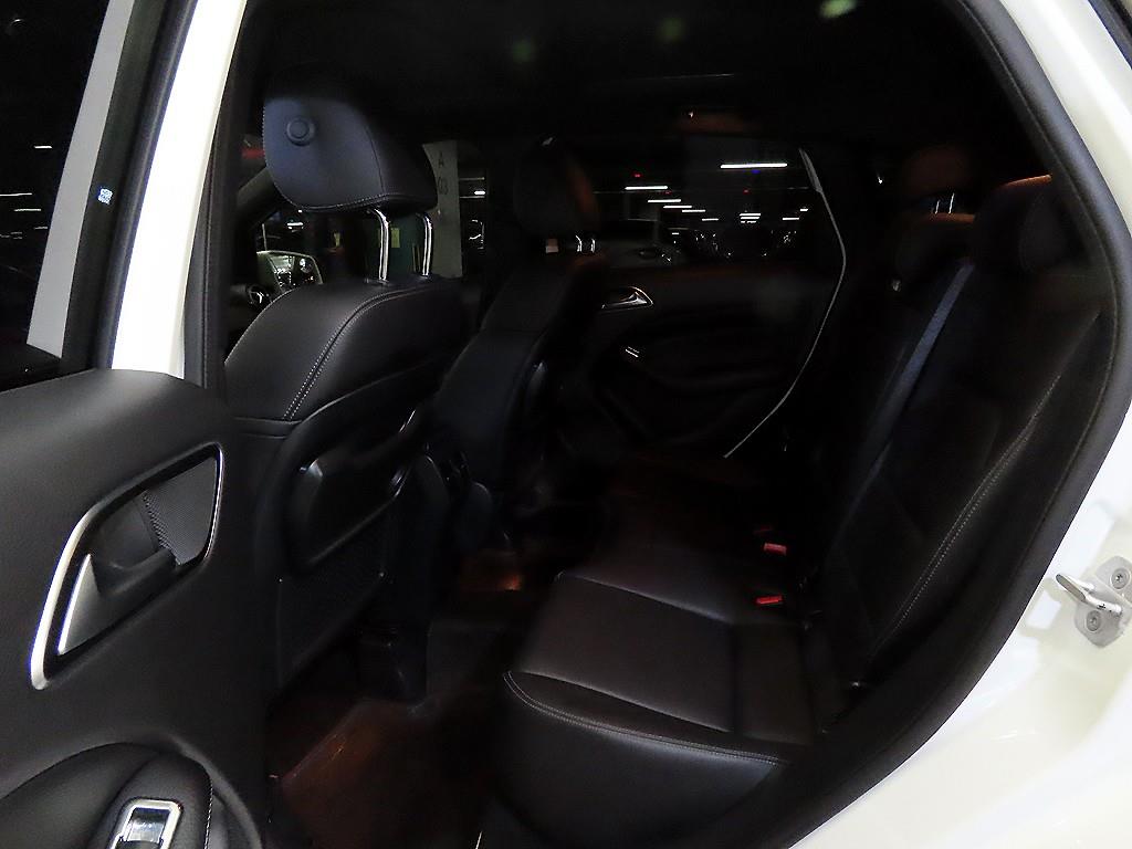 Mercedes Benz B Class (MY B) - Vista 7