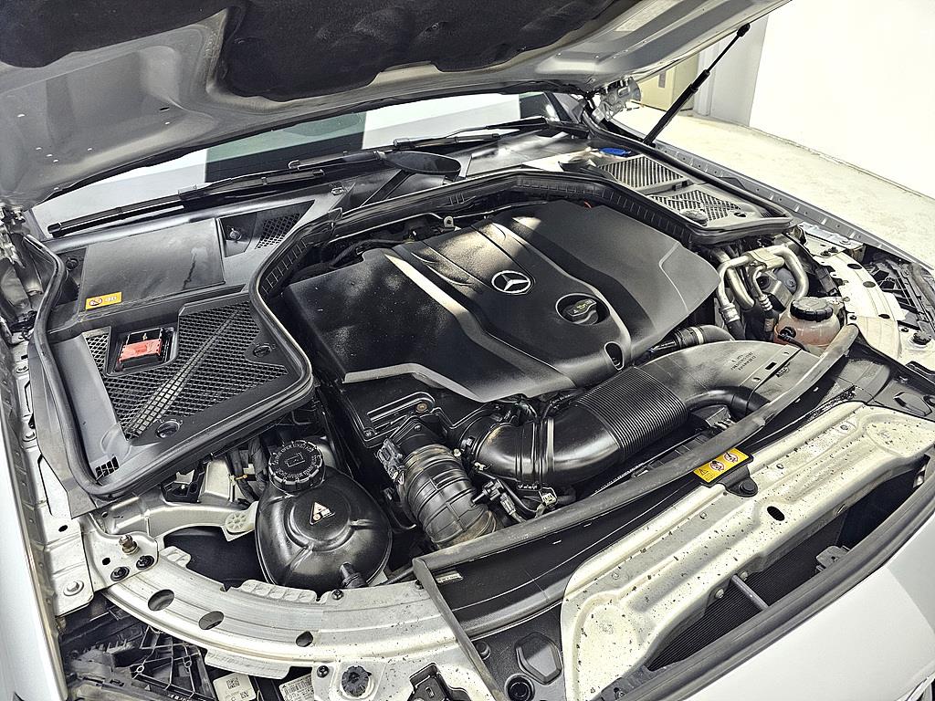 Mercedes Benz C Class - Vista 6