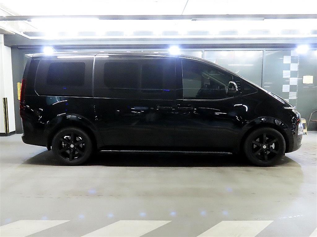 HYUNDAI Staria - Vista 3