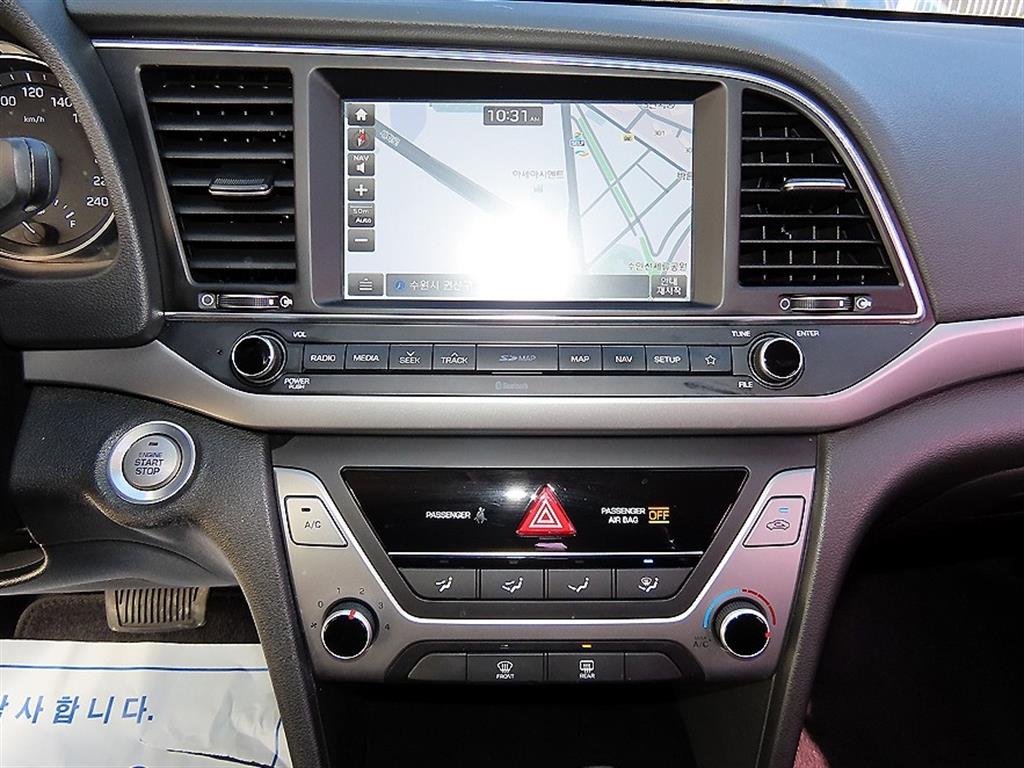 HYUNDAI Avante 2018 Negro - Importación desde Corea - HF Imports Iquique - Foto 13