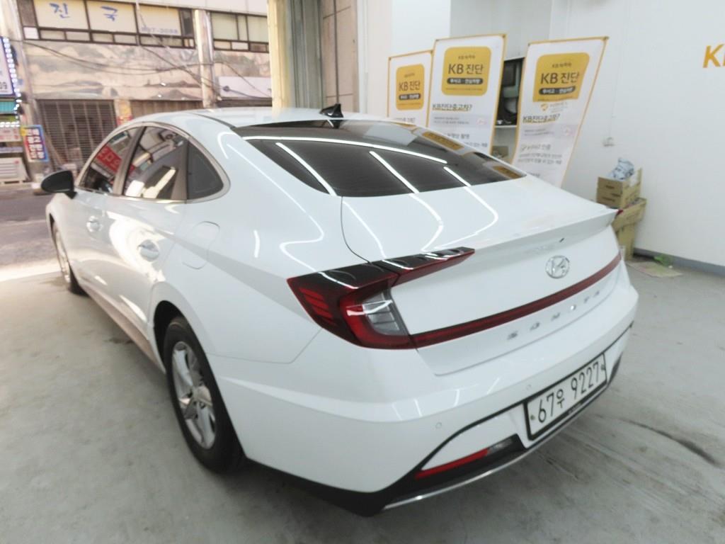 HYUNDAI Sonata - Vista 4