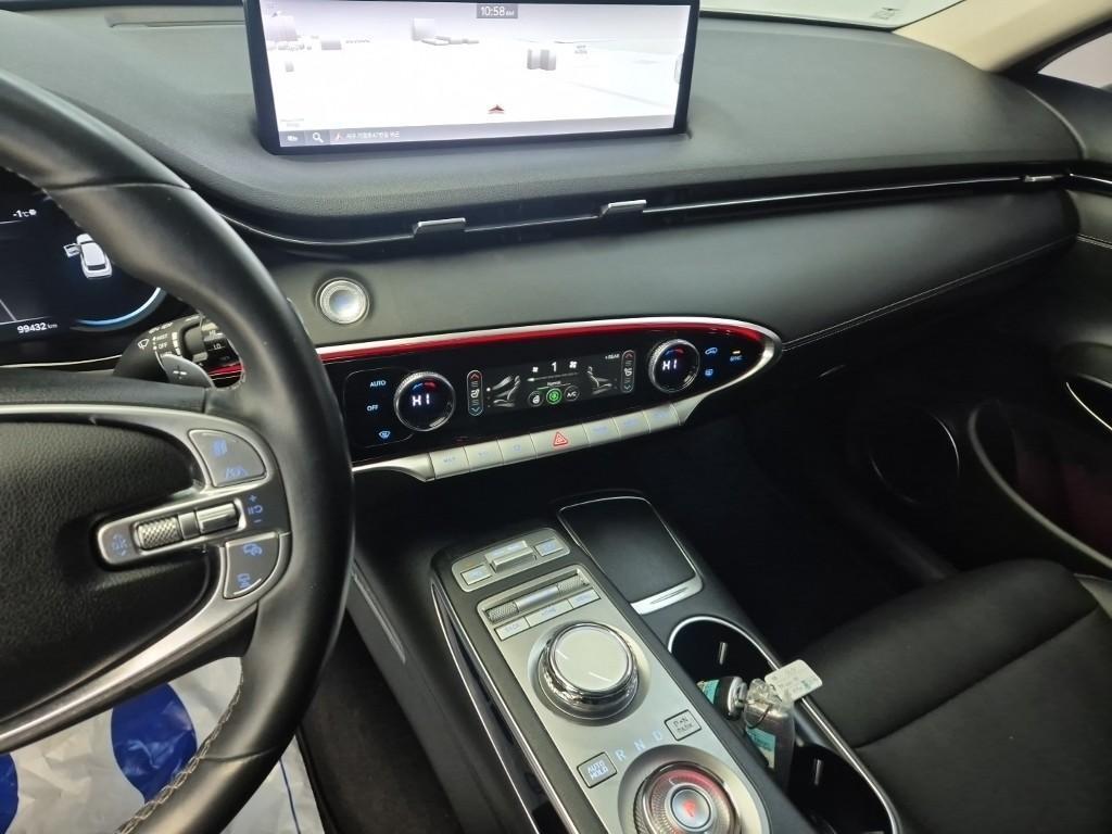 Genesis GV70 - Vista 10