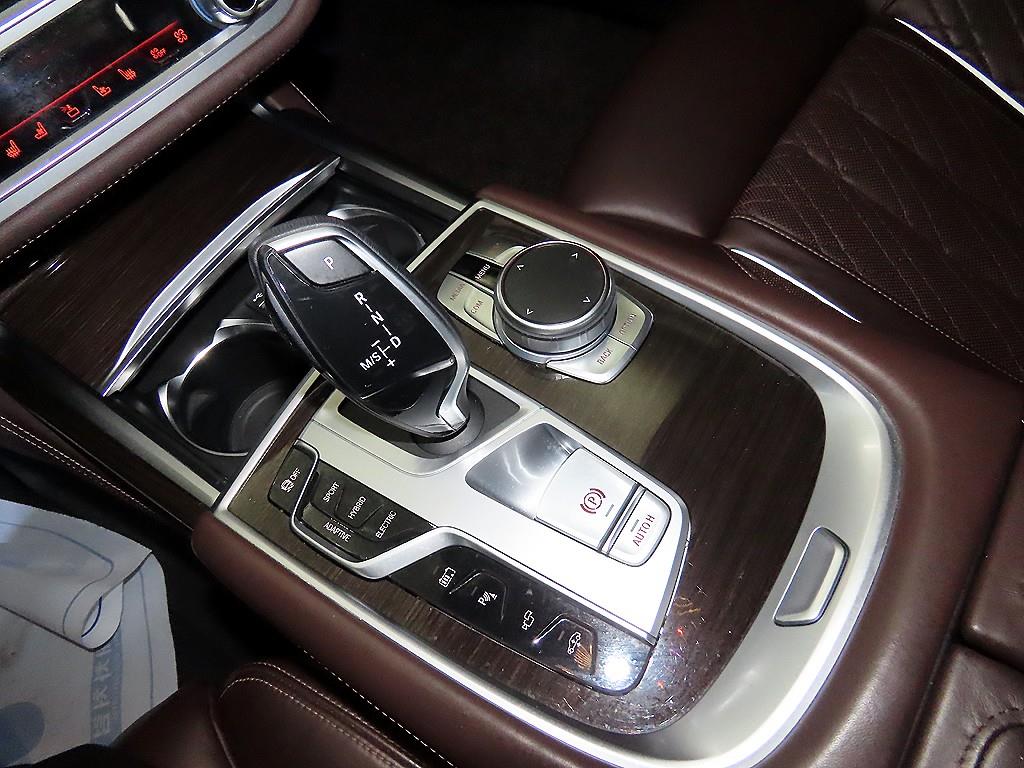 BMW 7 Series - Vista 12