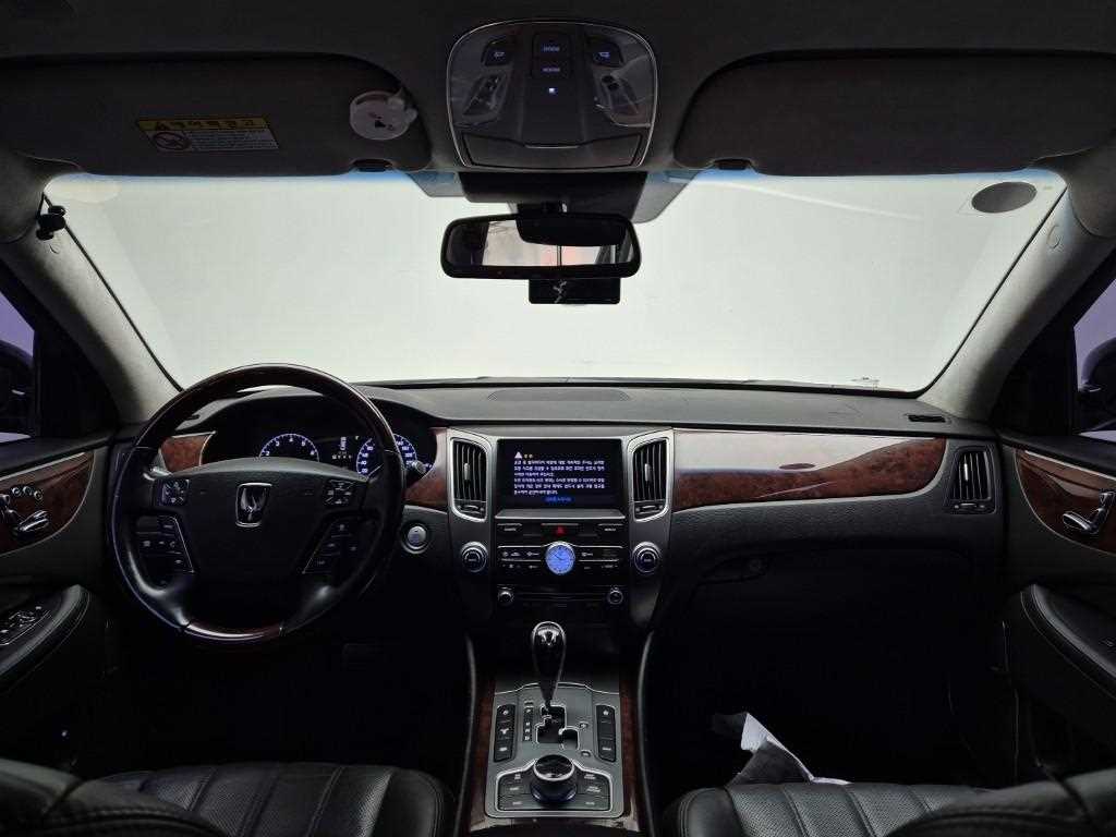 HYUNDAI Equus - Vista 7